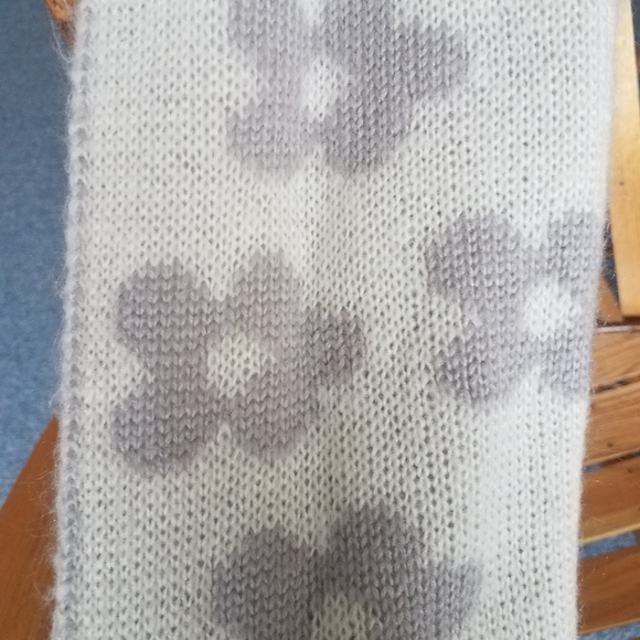 Sale Item❄️Infinity Winter Scarf ❄🎀 - Picture 4 of 4